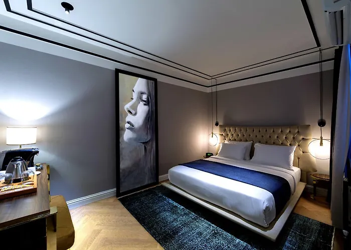 Отель Walton Galata 5*