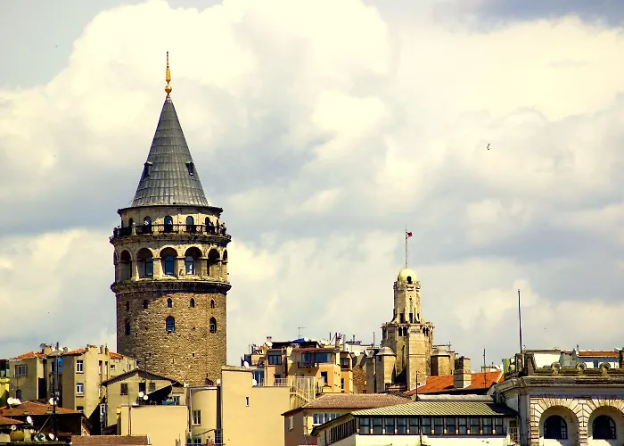Отель Walton Galata 5*