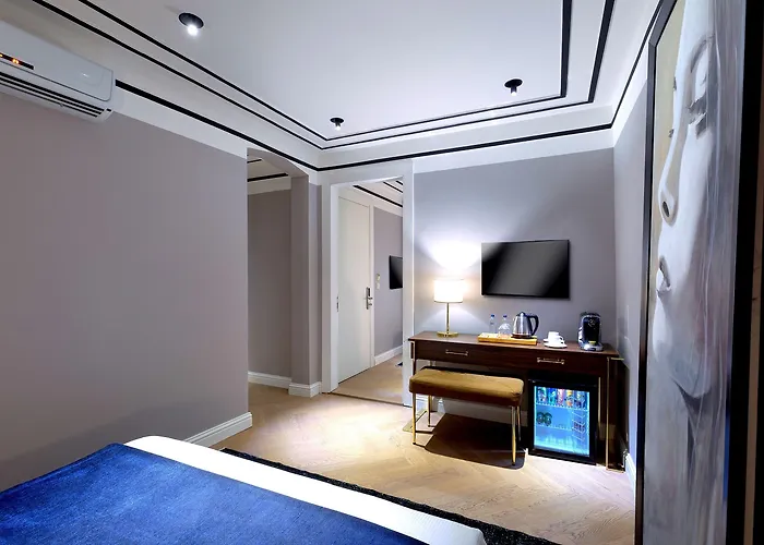 Отель Walton Galata 5*