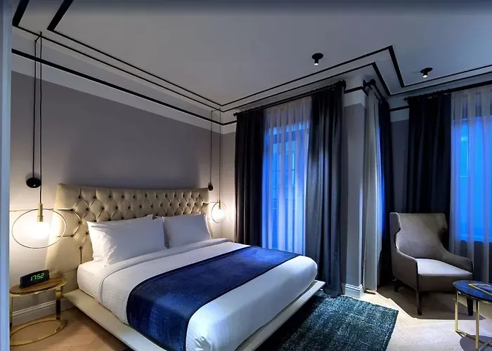 Walton Galata Отель