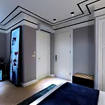 Walton Galata Ξενοδοχείο 5*